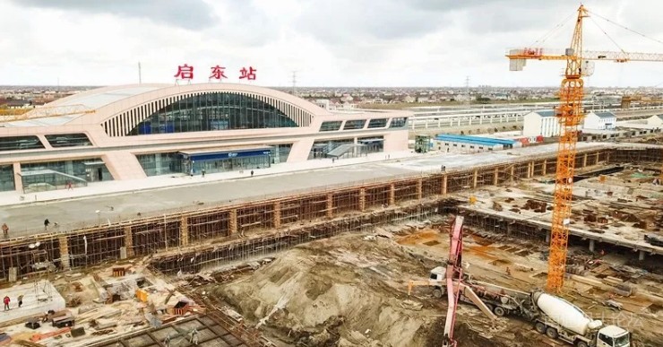 启东火车站匝道施工提前完成，本月28日具备通车条件