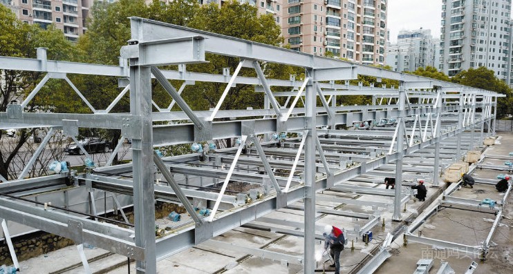 启东市区立体停车场已进入第三层建造阶段 于12月底前完工