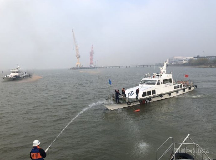 请停船接受检查！长江南通段上演非法入境外轮“追捕大戏”