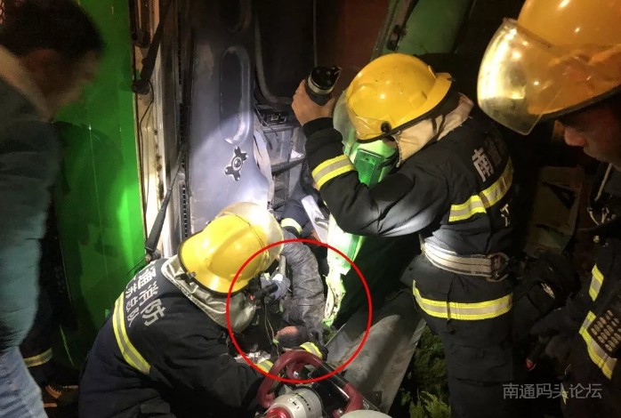 启东市高新区一货车发生车祸过了几天启东南阳镇某人家液化气爆炸，这个年咋回事？