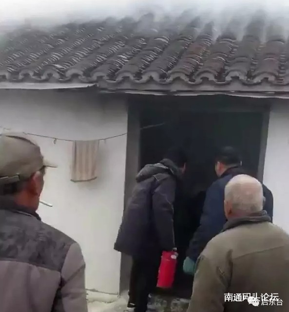 突发大火，启东南阳镇85岁老人黄礼忠直呼 “不好啦，着火了，谁来帮帮我啊！”