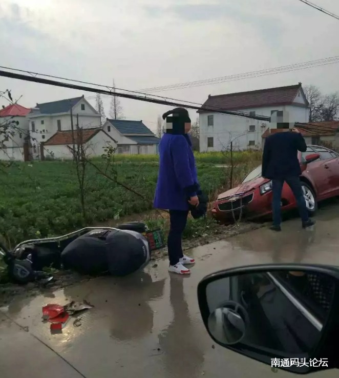 今早如东县新林乡香橼树村，汽车撞上电瓶车，一人受伤···